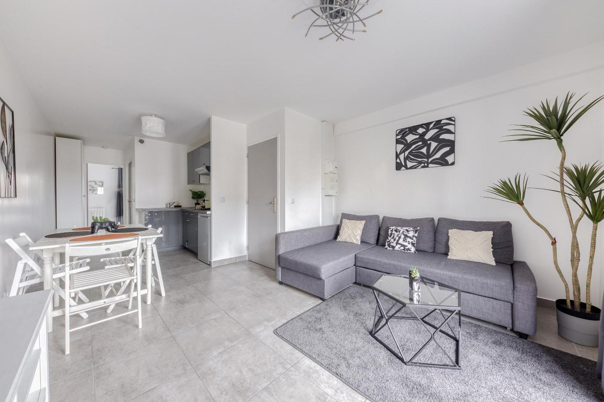 Apartment 3 - 10 Min Paris - 30 Min - Free Parking - 5 Min Rer A *