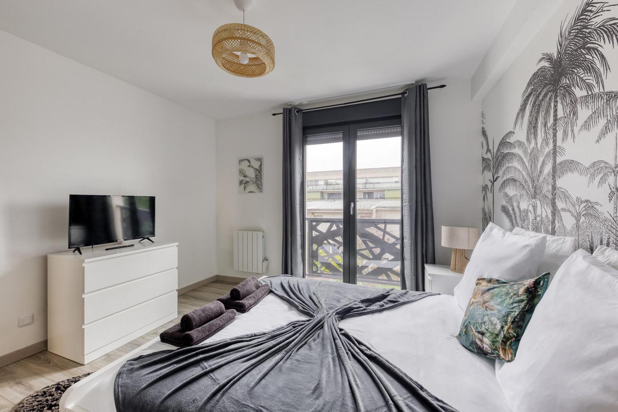 3 - 10 Min Paris - 30 Min - Free Parking - 5 Min Rer A Fontenay-sous-Bois