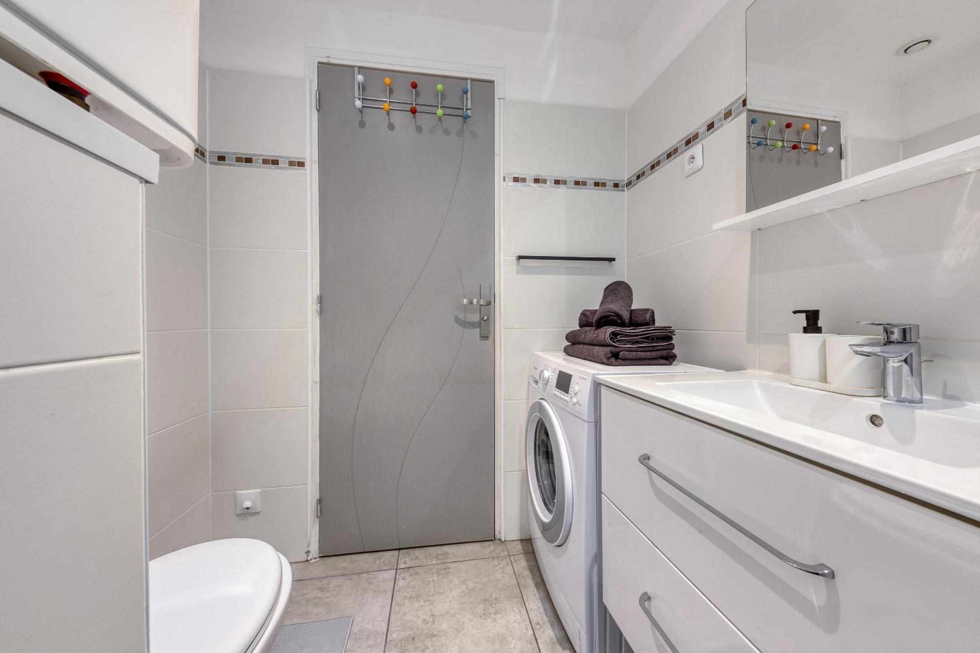 3 - 10 Min Paris - 30 Min - Free Parking - 5 Min Rer A Apartment *